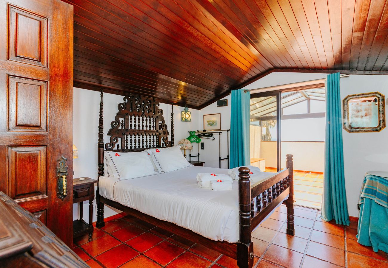 House in Sesimbra - RENT4REST SESIMBRA 4BDR OCEAN VIEW AND PRIVATE POOL VILLA House in Sesimbra - RENT4REST SESIMBRA 4BDR OCEAN VIEW AND PRIVATE POOL VILLA