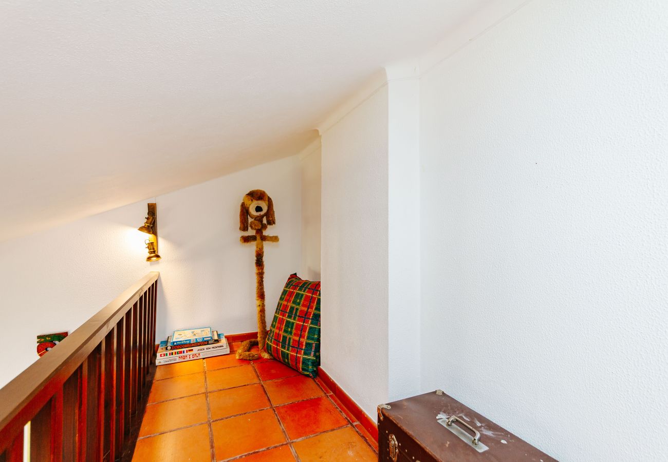 House in Sesimbra - RENT4REST SESIMBRA 4BDR OCEAN VIEW AND PRIVATE POOL VILLA House in Sesimbra - RENT4REST SESIMBRA 4BDR OCEAN VIEW AND PRIVATE POOL VILLA