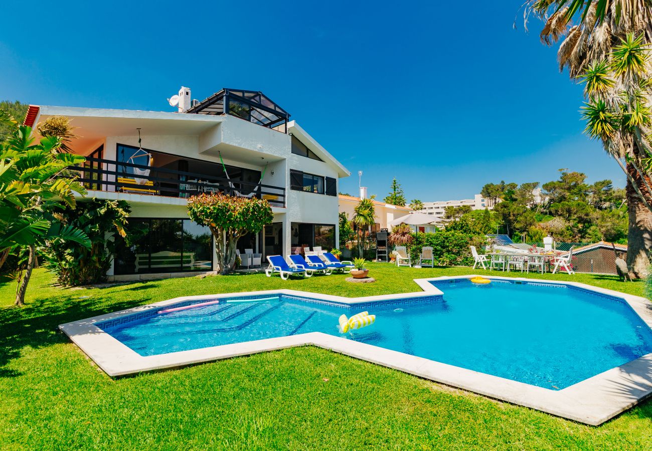 House in Sesimbra - RENT4REST SESIMBRA 4BDR OCEAN VIEW AND PRIVATE POOL VILLA House in Sesimbra - RENT4REST SESIMBRA 4BDR OCEAN VIEW AND PRIVATE POOL VILLA