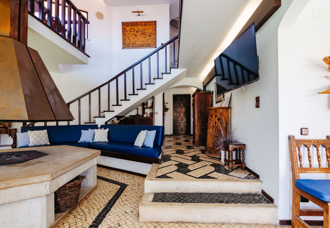 House in Sesimbra - RENT4REST SESIMBRA 4BDR OCEAN VIEW AND PRIVATE POOL VILLA House in Sesimbra - RENT4REST SESIMBRA 4BDR OCEAN VIEW AND PRIVATE POOL VILLA