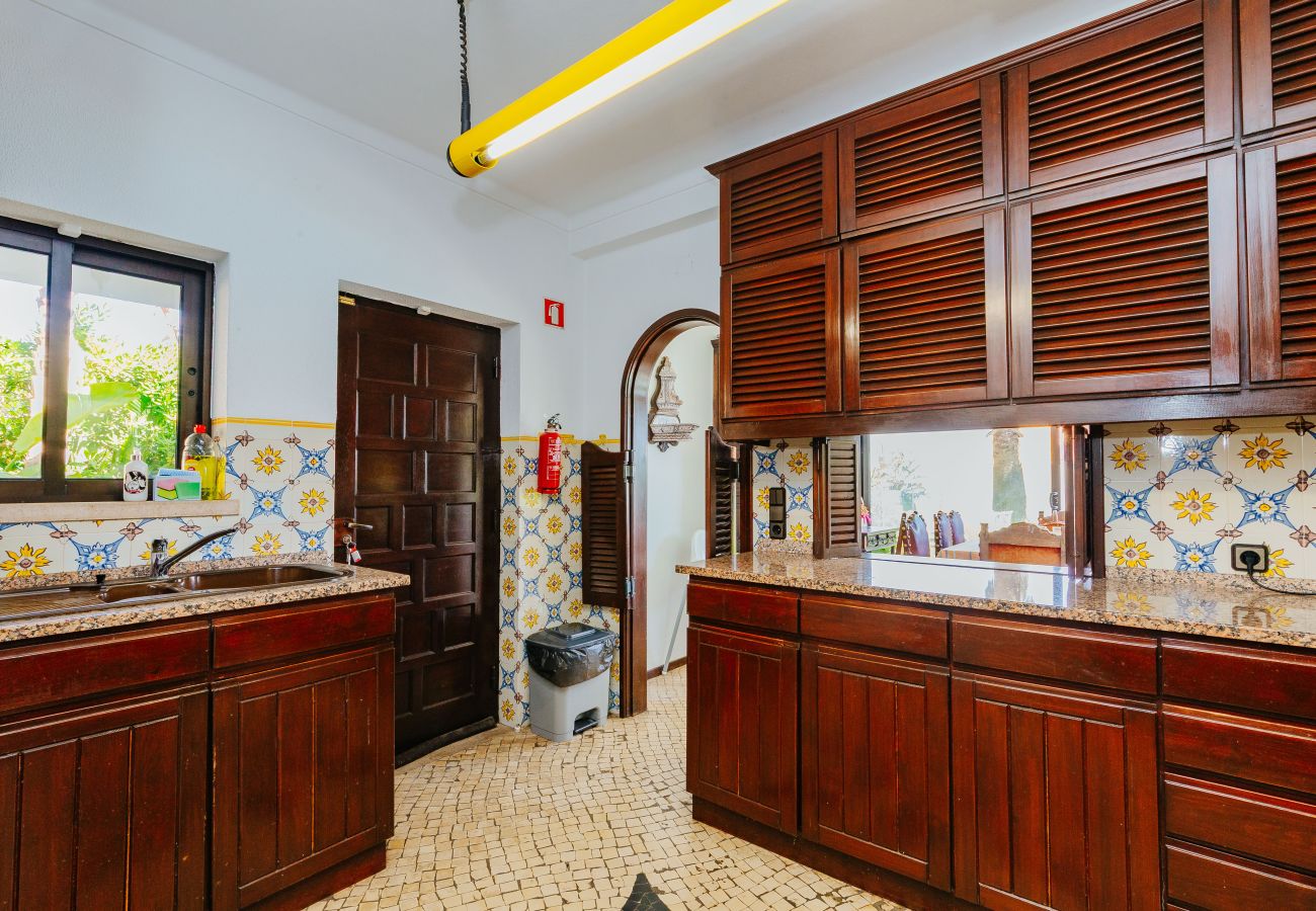 House in Sesimbra - RENT4REST SESIMBRA 4BDR OCEAN VIEW AND PRIVATE POOL VILLA House in Sesimbra - RENT4REST SESIMBRA 4BDR OCEAN VIEW AND PRIVATE POOL VILLA