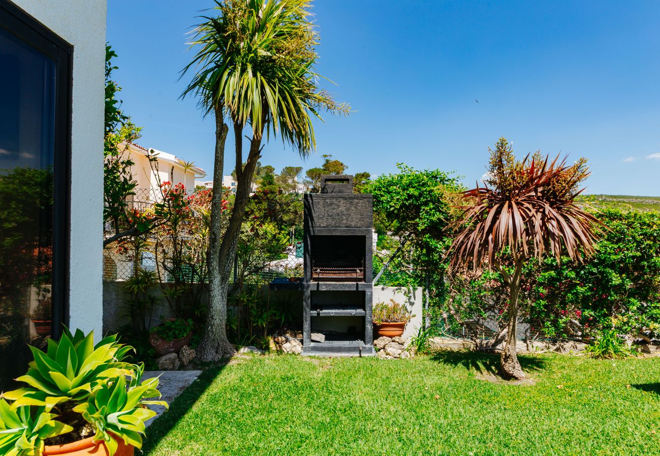 House in Sesimbra - RENT4REST SESIMBRA 4BDR OCEAN VIEW AND PRIVATE POOL VILLA House in Sesimbra - RENT4REST SESIMBRA 4BDR OCEAN VIEW AND PRIVATE POOL VILLA