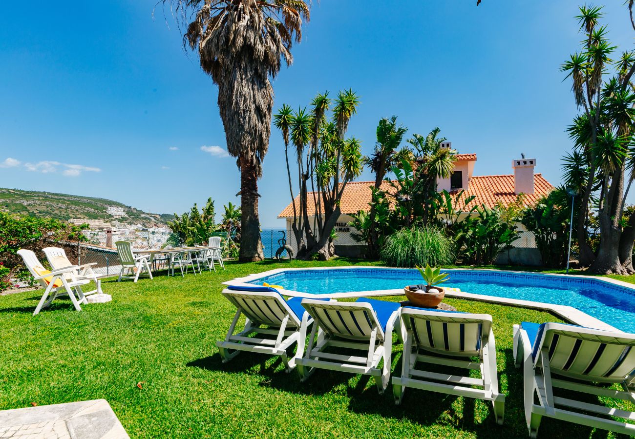 House in Sesimbra - RENT4REST SESIMBRA 4BDR OCEAN VIEW AND PRIVATE POOL VILLA House in Sesimbra - RENT4REST SESIMBRA 4BDR OCEAN VIEW AND PRIVATE POOL VILLA