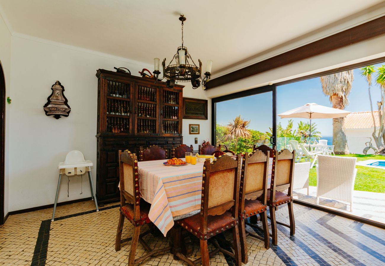 House in Sesimbra - RENT4REST SESIMBRA 4BDR OCEAN VIEW AND PRIVATE POOL VILLA House in Sesimbra - RENT4REST SESIMBRA 4BDR OCEAN VIEW AND PRIVATE POOL VILLA
