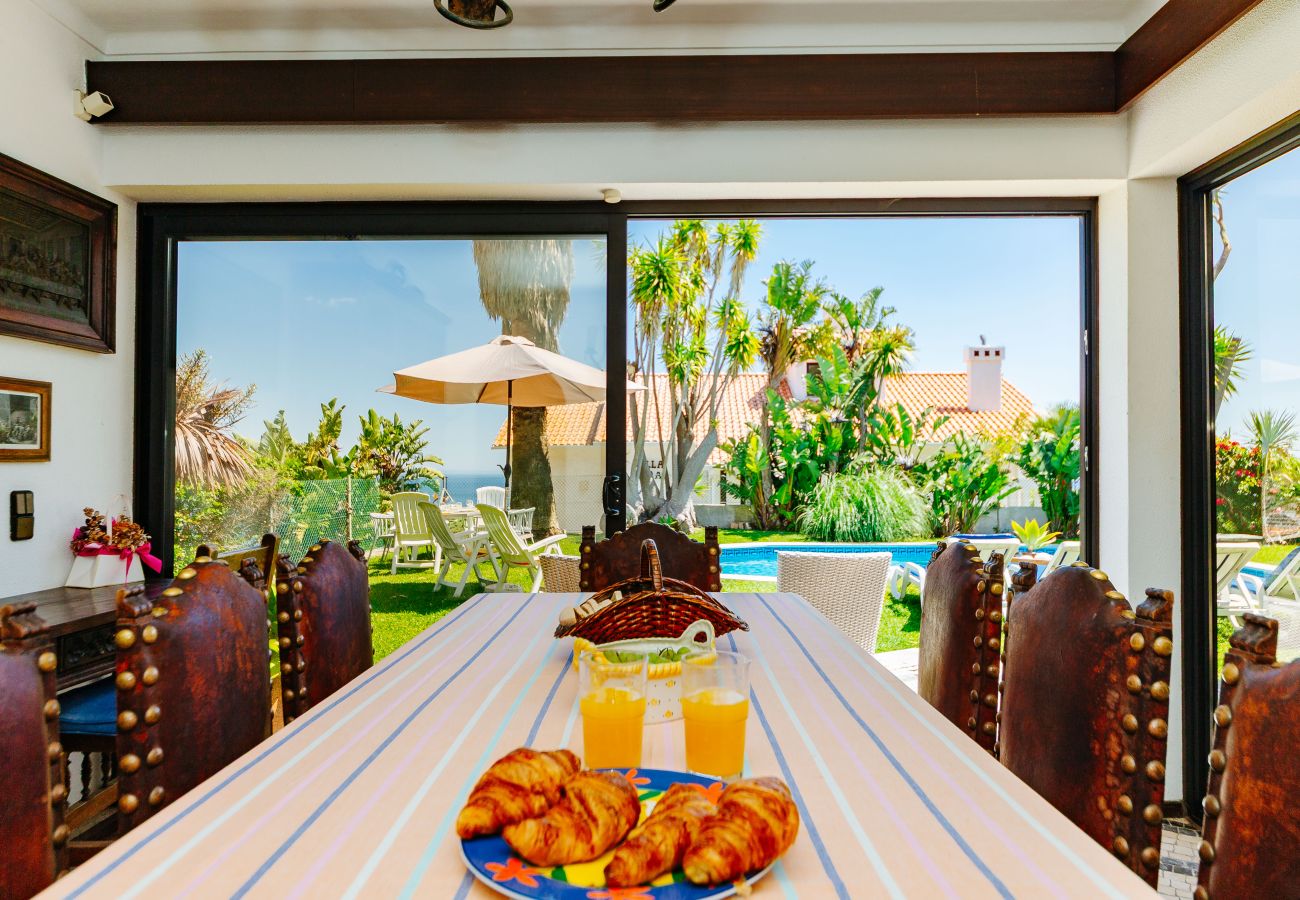 House in Sesimbra - RENT4REST SESIMBRA 4BDR OCEAN VIEW AND PRIVATE POOL VILLA House in Sesimbra - RENT4REST SESIMBRA 4BDR OCEAN VIEW AND PRIVATE POOL VILLA