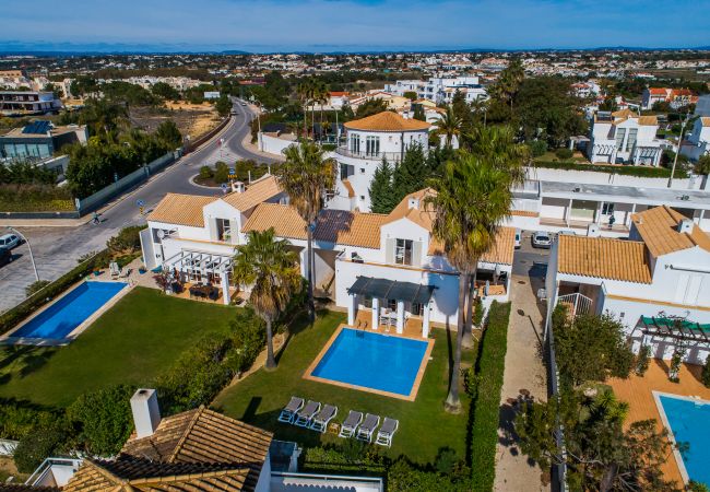 Villa in Galé - Villa Luz do Atlantico, 100m from the beach- private pool  Villa in Galé - Villa Luz do Atlantico, 100m from the beach- private pool