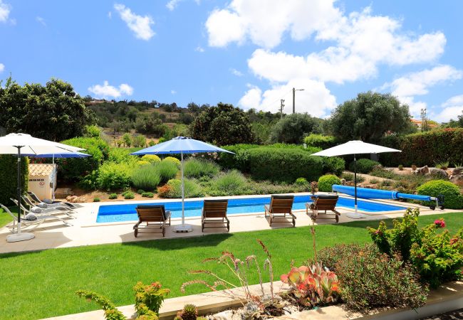 Villa/Dettached house in Paderne - Villa Isabella- Private  heated Pool