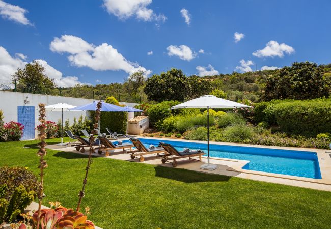 Villa/Dettached house in Paderne - Villa Isabella- Private  heated Pool