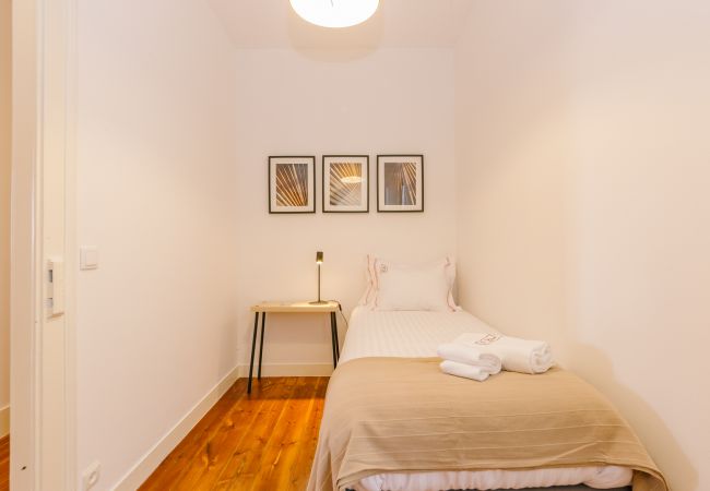 Apartment in Lisbon - RENT4REST CASTLE VIEW FAMILY & FRIENDS BAIRRO ALTO Apartment in Lisbon - RENT4REST CASTLE VIEW FAMILY & FRIENDS BAIRRO ALTO