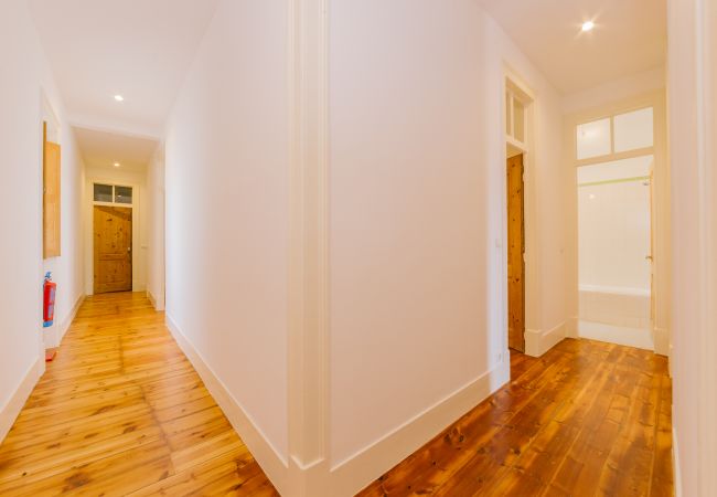 Apartment in Lisbon - RENT4REST CASTLE VIEW FAMILY & FRIENDS BAIRRO ALTO Apartment in Lisbon - RENT4REST CASTLE VIEW FAMILY & FRIENDS BAIRRO ALTO