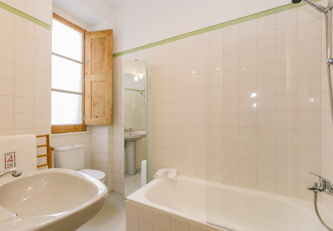 Apartment in Lisbon - RENT4REST CASTLE VIEW FAMILY & FRIENDS BAIRRO ALTO Apartment in Lisbon - RENT4REST CASTLE VIEW FAMILY & FRIENDS BAIRRO ALTO