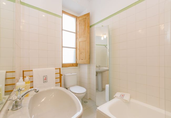 Apartment in Lisbon - RENT4REST CASTLE VIEW FAMILY & FRIENDS BAIRRO ALTO Apartment in Lisbon - RENT4REST CASTLE VIEW FAMILY & FRIENDS BAIRRO ALTO