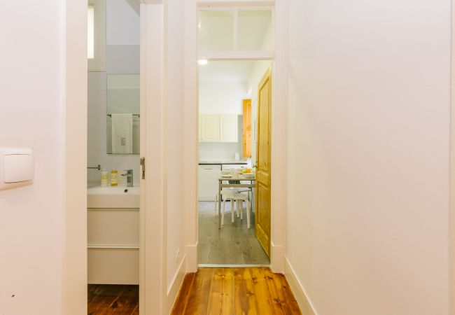 Apartment in Lisbon - RENT4REST CASTLE VIEW FAMILY & FRIENDS BAIRRO ALTO Apartment in Lisbon - RENT4REST CASTLE VIEW FAMILY & FRIENDS BAIRRO ALTO