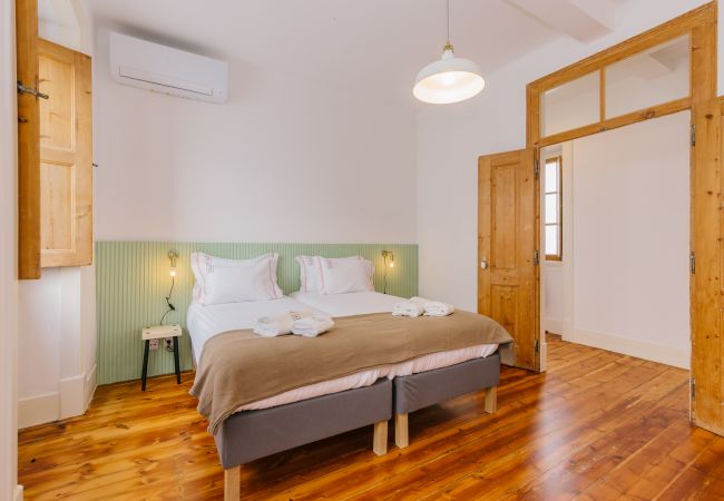 Apartment in Lisbon - RENT4REST CASTLE VIEW FAMILY & FRIENDS BAIRRO ALTO Apartment in Lisbon - RENT4REST CASTLE VIEW FAMILY & FRIENDS BAIRRO ALTO