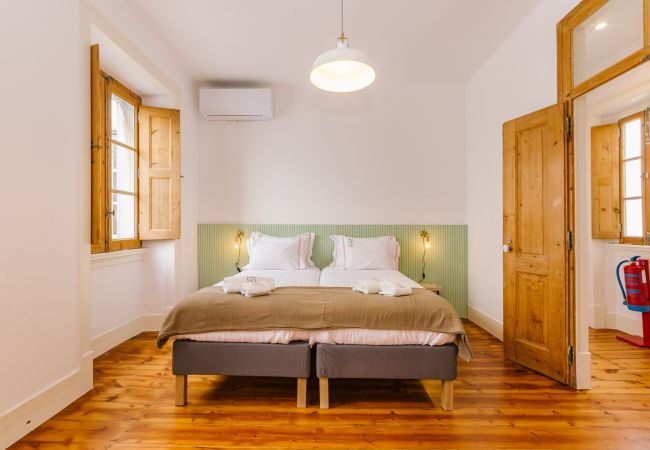 Apartment in Lisbon - RENT4REST CASTLE VIEW FAMILY & FRIENDS BAIRRO ALTO Apartment in Lisbon - RENT4REST CASTLE VIEW FAMILY & FRIENDS BAIRRO ALTO