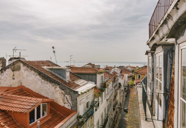 Apartment in Lisbon - RENT4REST CASTLE VIEW FAMILY & FRIENDS BAIRRO ALTO Apartment in Lisbon - RENT4REST CASTLE VIEW FAMILY & FRIENDS BAIRRO ALTO