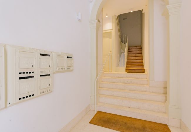 Apartment in Lisbon - RENT4REST CASTLE VIEW FAMILY & FRIENDS BAIRRO ALTO Apartment in Lisbon - RENT4REST CASTLE VIEW FAMILY & FRIENDS BAIRRO ALTO
