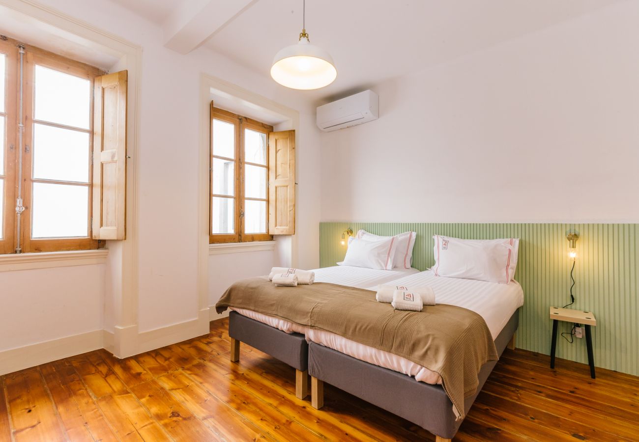 Apartment in Lisbon - RENT4REST CASTLE VIEW FAMILY & FRIENDS BAIRRO ALTO Apartment in Lisbon - RENT4REST CASTLE VIEW FAMILY & FRIENDS BAIRRO ALTO