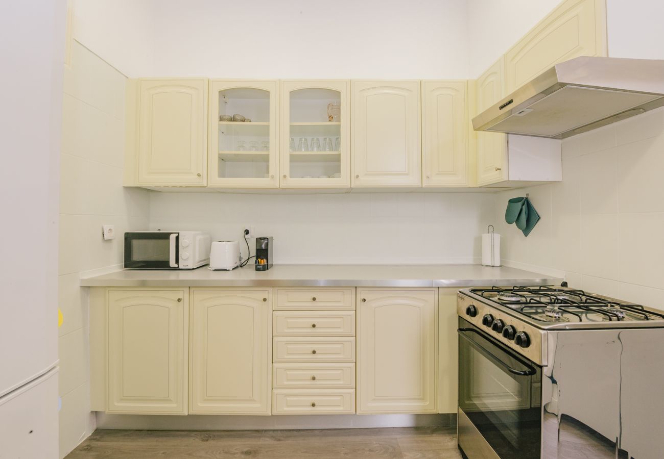 Apartment in Lisbon - RENT4REST CASTLE VIEW FAMILY & FRIENDS BAIRRO ALTO Apartment in Lisbon - RENT4REST CASTLE VIEW FAMILY & FRIENDS BAIRRO ALTO