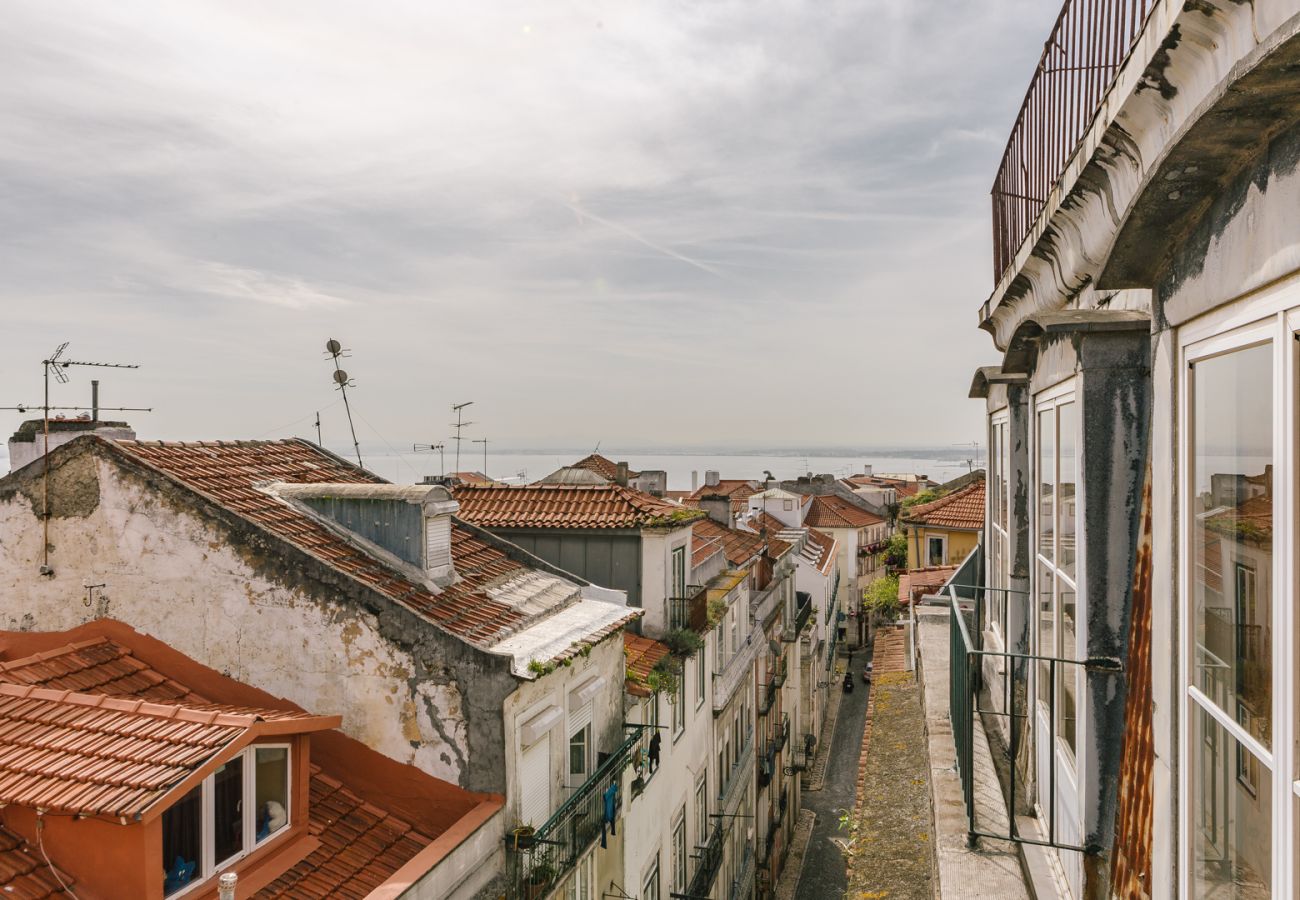 Apartment in Lisbon - RENT4REST CASTLE VIEW FAMILY & FRIENDS BAIRRO ALTO Apartment in Lisbon - RENT4REST CASTLE VIEW FAMILY & FRIENDS BAIRRO ALTO