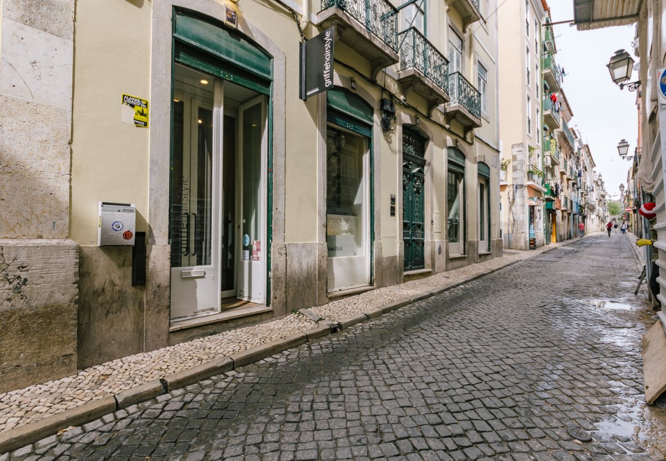 Apartment in Lisbon - RENT4REST CASTLE VIEW FAMILY & FRIENDS BAIRRO ALTO Apartment in Lisbon - RENT4REST CASTLE VIEW FAMILY & FRIENDS BAIRRO ALTO