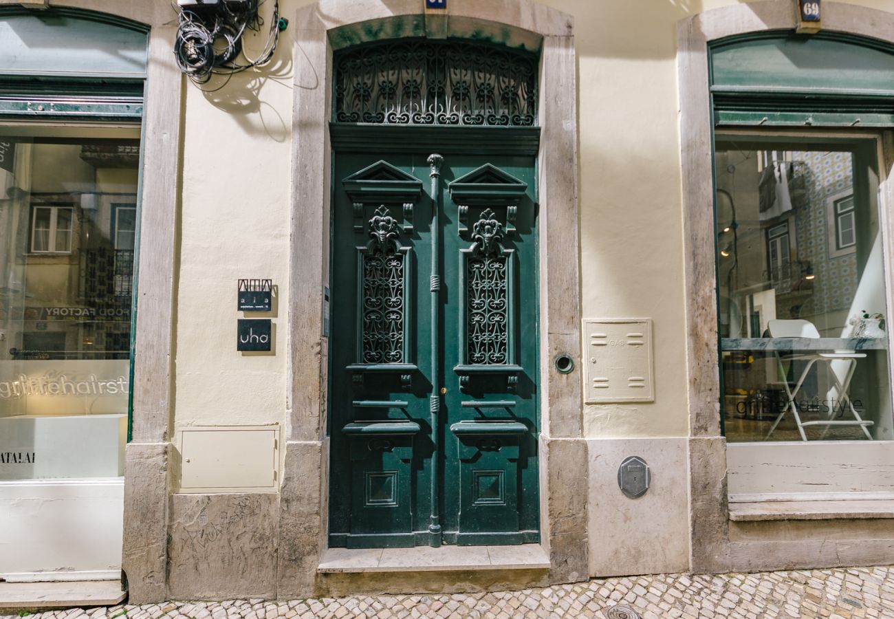 Apartment in Lisbon - RENT4REST CASTLE VIEW FAMILY & FRIENDS BAIRRO ALTO Apartment in Lisbon - RENT4REST CASTLE VIEW FAMILY & FRIENDS BAIRRO ALTO