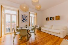 Apartment in Lisbon - RENT4REST CASTLE VIEW FAMILY & FRIENDS...