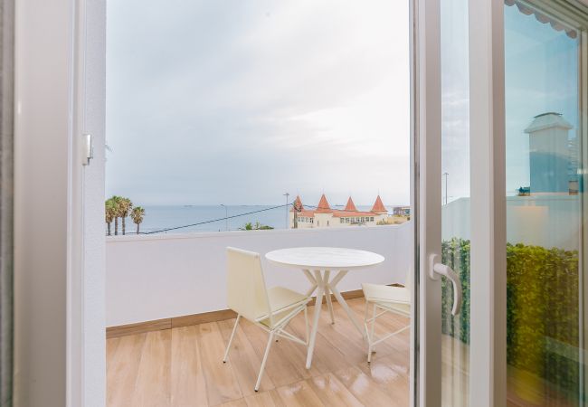 Studio in Estoril - NEW! ESTORIL SEAFRONT BALCONY STUDIO  Studio in Estoril - NEW! ESTORIL SEAFRONT BALCONY STUDIO