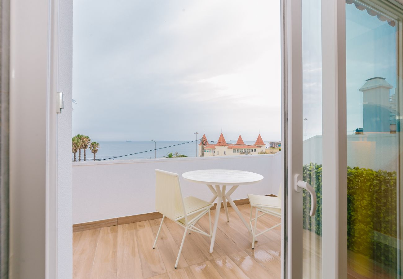 Studio in Estoril - NEW! ESTORIL SEAFRONT BALCONY STUDIO  Studio in Estoril - NEW! ESTORIL SEAFRONT BALCONY STUDIO