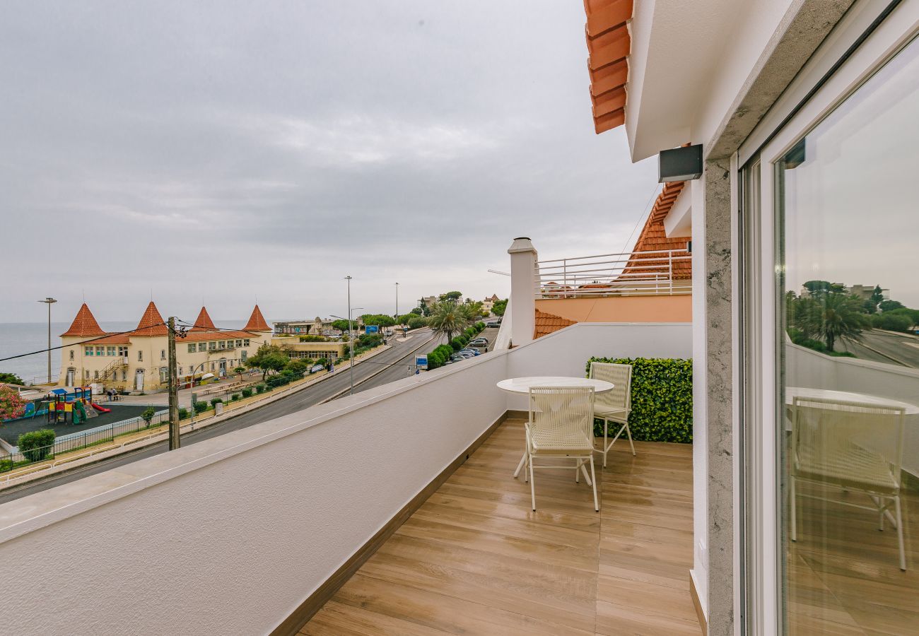 Studio in Estoril - NEW! ESTORIL SEAFRONT BALCONY STUDIO  Studio in Estoril - NEW! ESTORIL SEAFRONT BALCONY STUDIO