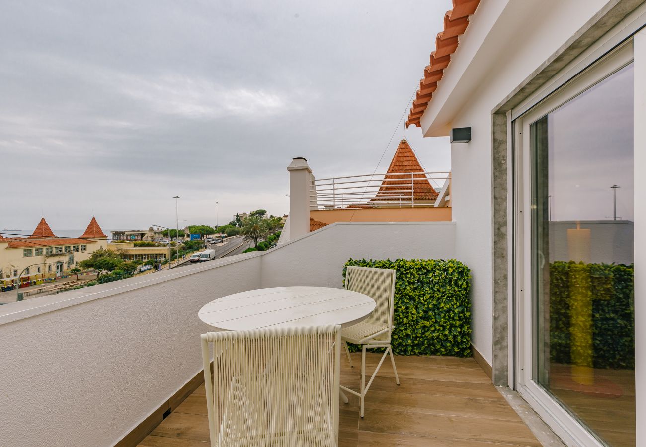 Studio in Estoril - NEW! ESTORIL SEAFRONT BALCONY STUDIO  Studio in Estoril - NEW! ESTORIL SEAFRONT BALCONY STUDIO