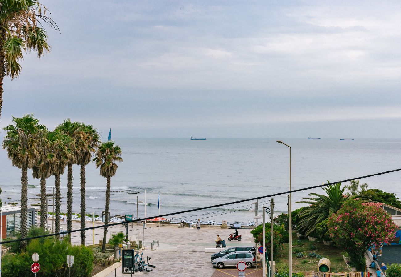 Studio in Estoril - NEW! ESTORIL SEAFRONT BALCONY STUDIO  Studio in Estoril - NEW! ESTORIL SEAFRONT BALCONY STUDIO