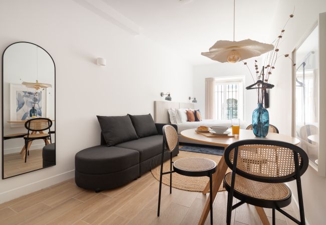 Studio in Lisboa - Lapa Diplomatic Flat 0.4 by Feel Lisboa