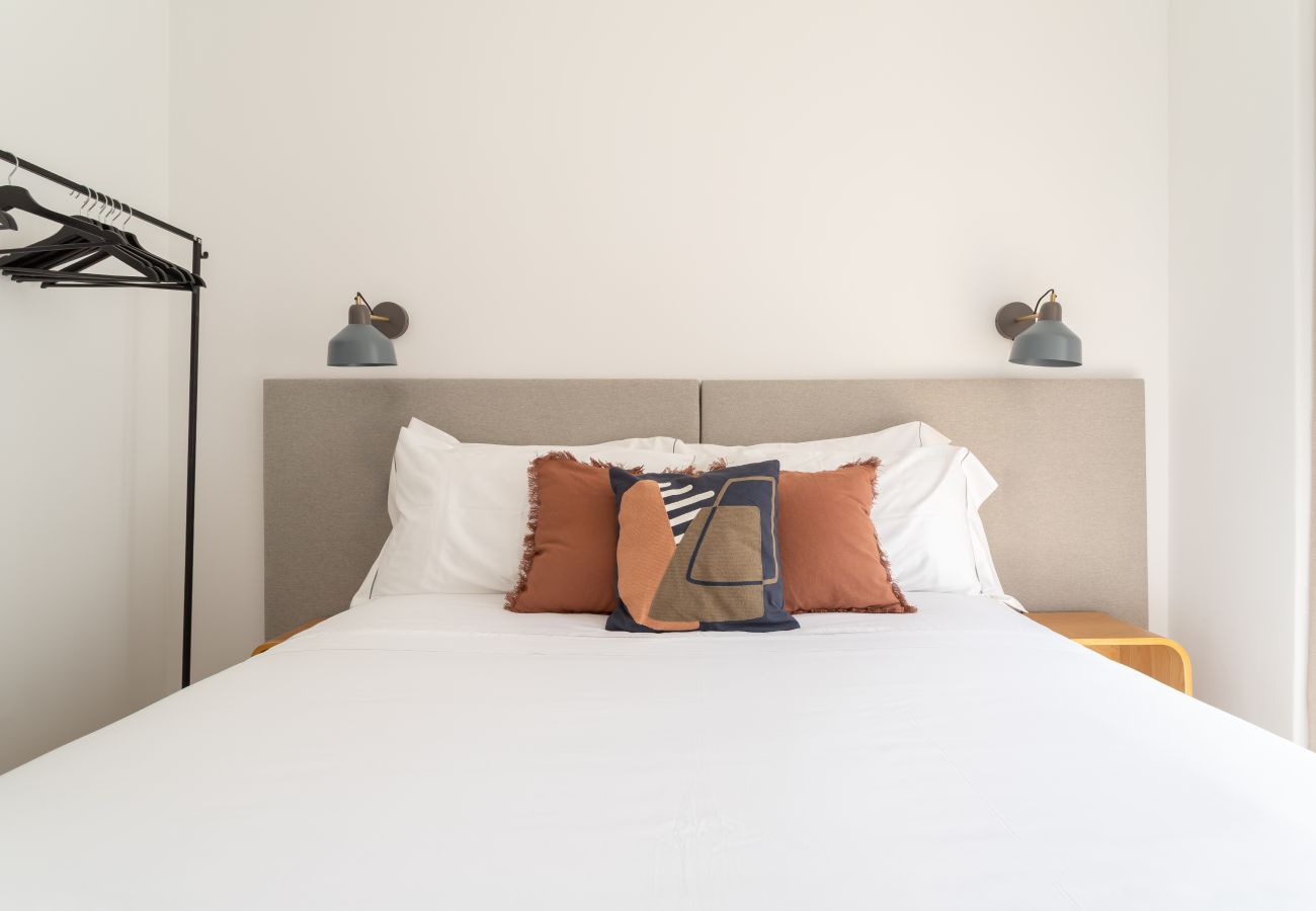 Rent by room in Lisbon - Lapa Diplomatic Suite 0.2 by Feel Lisboa