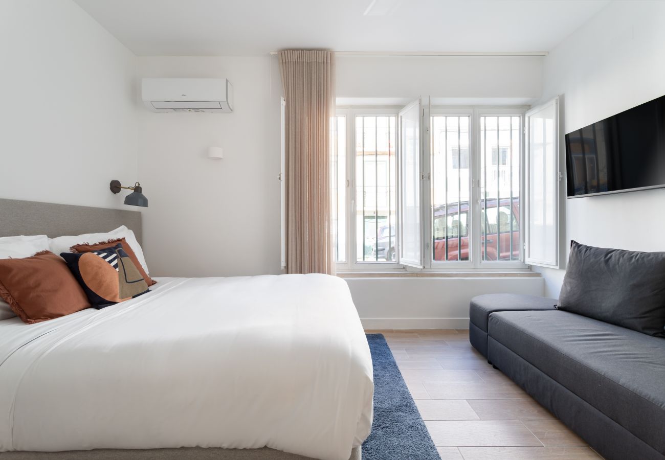Rent by room in Lisbon - Lapa Diplomatic Suite 0.5 by Feel Lisboa