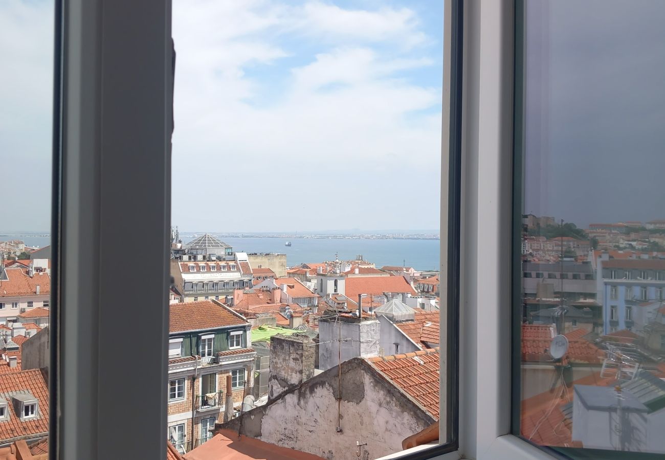 Apartment in Lisbon - NEW! CASTLE VIEW FAMILY & FRIENDS BAIRRO ALTO